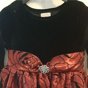 Christmas Holiday Dress in Black and Burgundy. SZ 5